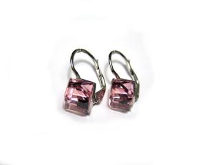 Náušnice  6mm kostičky Light Rose na klapku