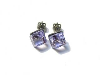 Náušnice  6mm kostičky Violet na šroubek