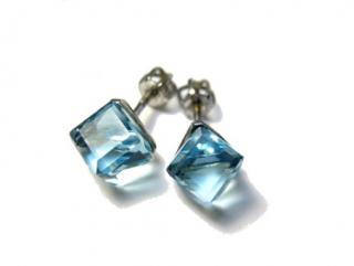 Náušnice  6mm kostičky Aquamarine