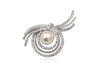 Brož se Swarovski Elements s perlou