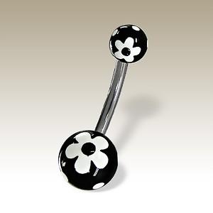 Piercing Black a White s kytkou