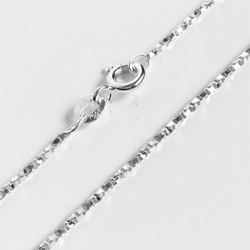 Stříbrný řetízek 60cm - síla 1,3mm stříbrný - kostka - 4,3gr