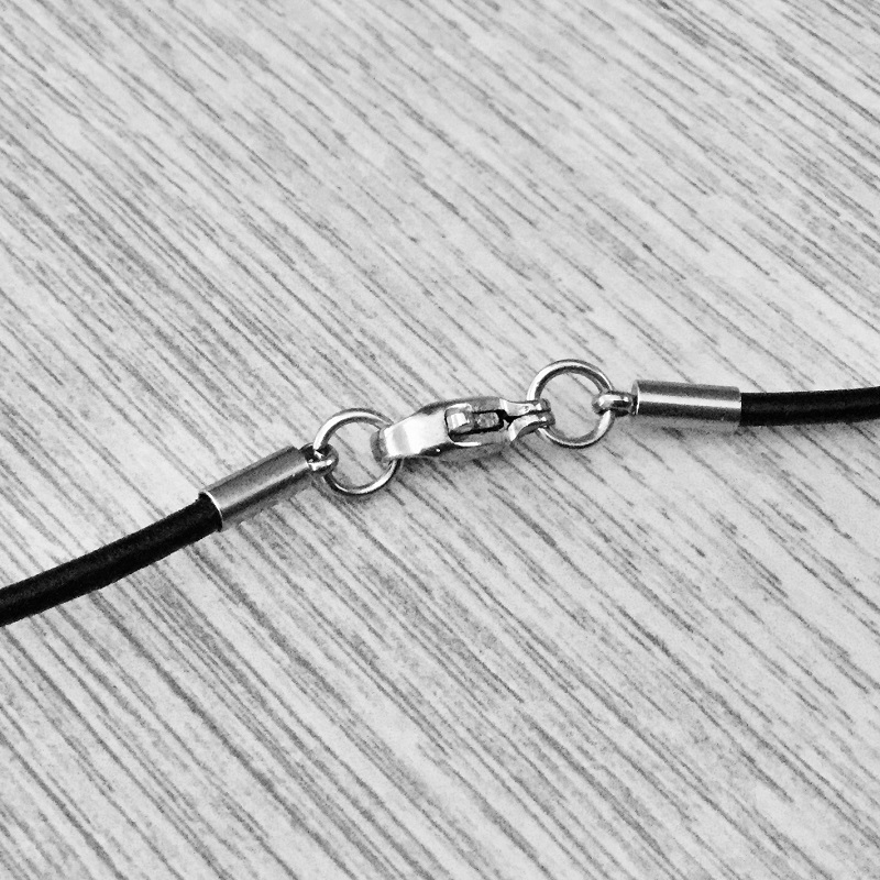 Kůže na krk 55cm, síla 2mm, černá